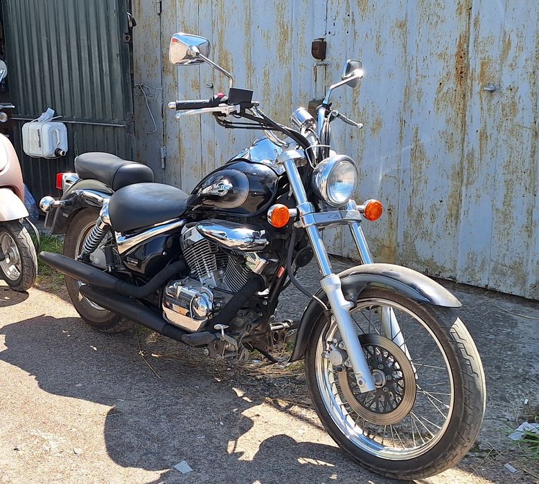Suzuki Intruder 250