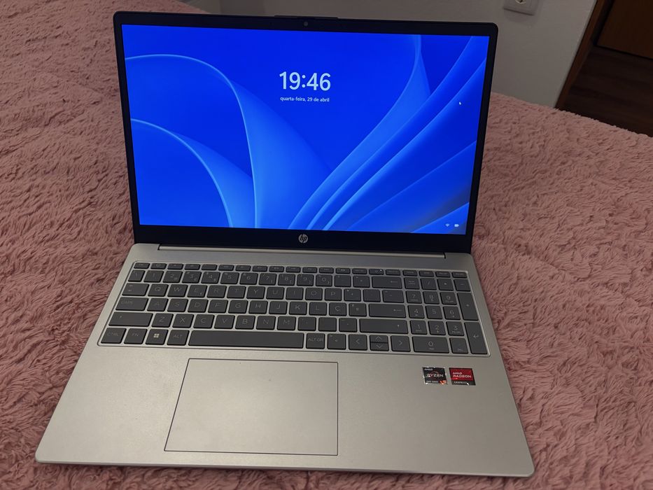 Portátil HP 15 Ryzen 5 | 16GB RAM | 512GB SSD | Garantia até 2028 + Rato e Bolsa