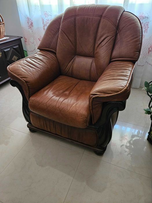 Sofa cama em pele + 2
