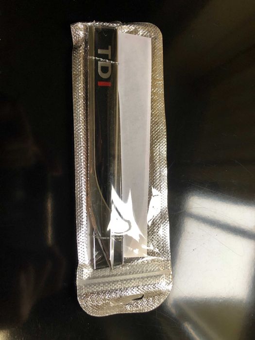 Vendo conjunto de acessórios decorativos TDI para carro