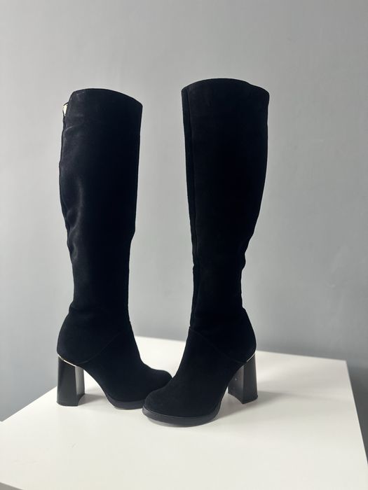 Чоботи високі, жіночі