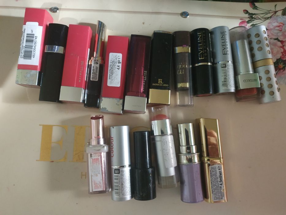 Памади рідкі,і звичайні