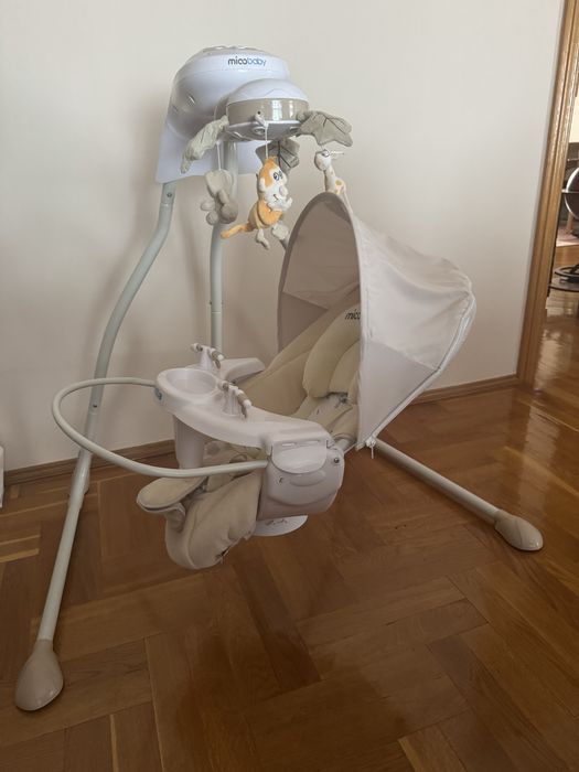 Гойдалка заколисуючий центр Mioobaby Estrella