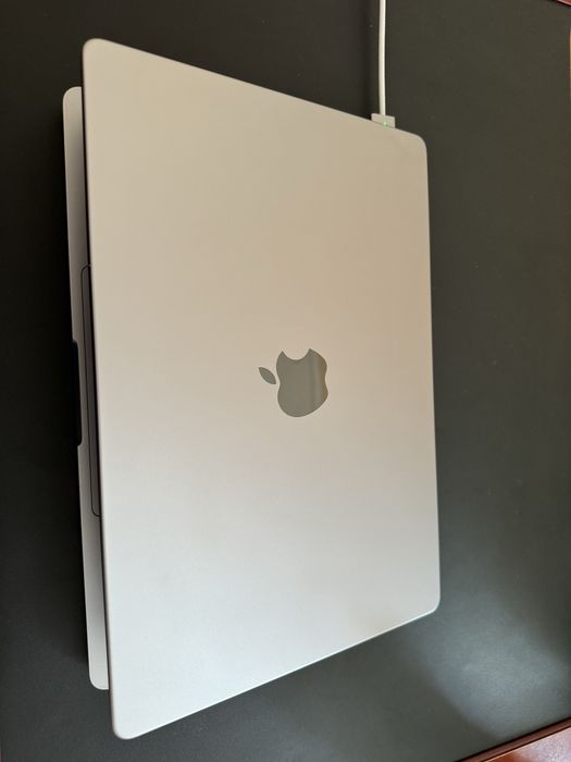 Macbook pro 14” M1 MAX