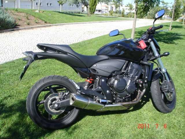Honda Hornet CB600F 2010 - 30.000 KM em muito bom estado