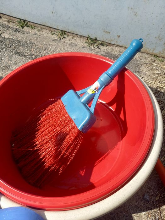 Метелка для уборки, тазики