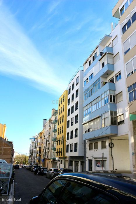 Apartamento T2 Renovado em Marvila – Lisboa