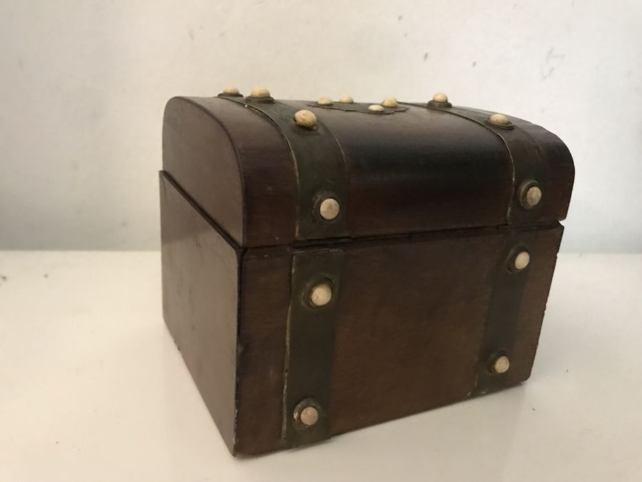 Caixa Arca antiga cofre arca pequena