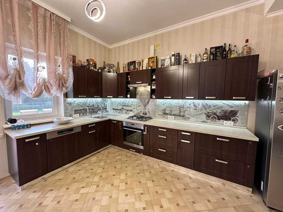 Продажа ДОМА в Совиньоне, бассейн