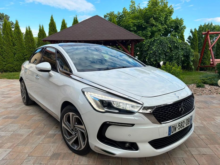 DS Automobiles DS 5