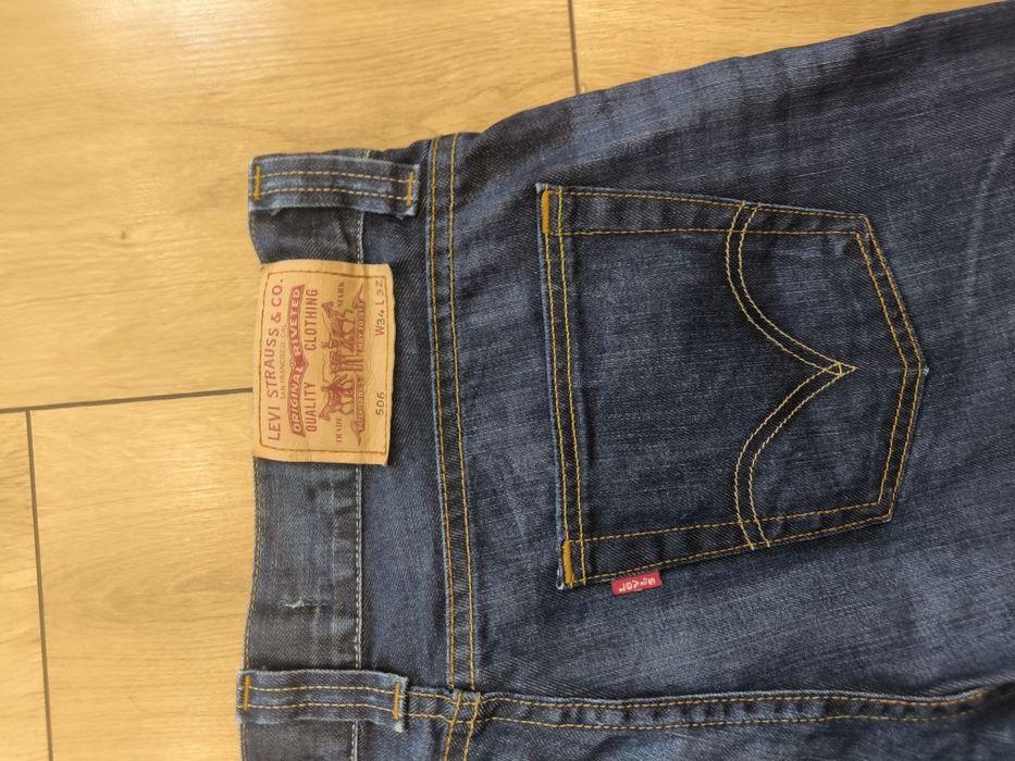Нові джинси  Levi's