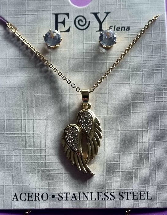 Conjunto dourado (colar e brincos) com asas de anjo. Tem extensor