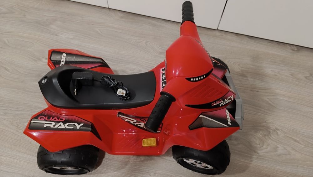 Moto 4 Feber criança
