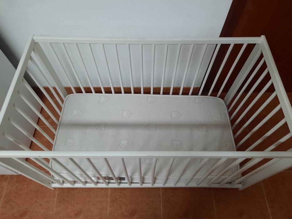 Berço, Carrinho e cadeira de bebé