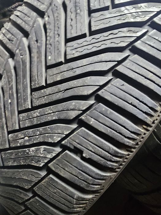 Opona Pojedyńcza 1szt Michelin Alpin 6-R17 215/50-6.5mm