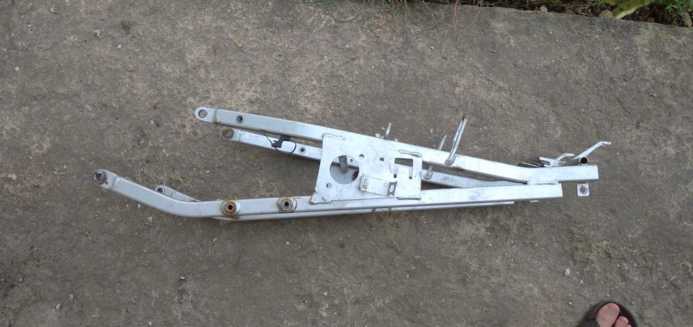 Подрамник honda vtr 1000 f