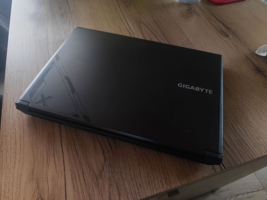 Laptop Gamingowy GIGABYTE G6X