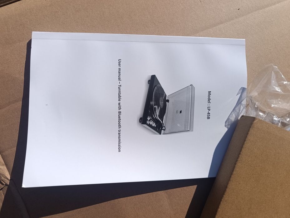 Вініловий програвач -Модель Lenco LP-45B з Bluetooth і usb-записом.