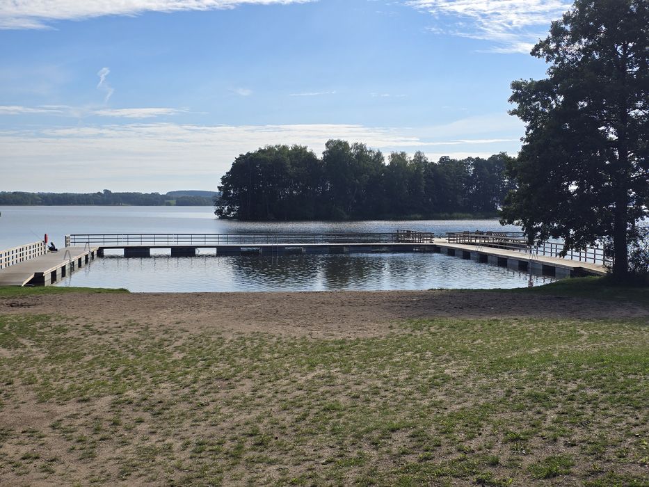 Domek nad jeziorem Dadaj!  (Jacuzzi, klimatyzacja)
