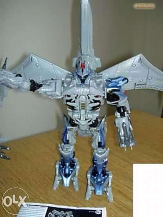 4 Transformers: Megatron Masterpiece; Starscream; Soundwave