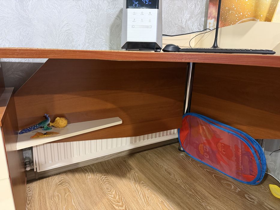 Комп'ютерний стіл кутовий