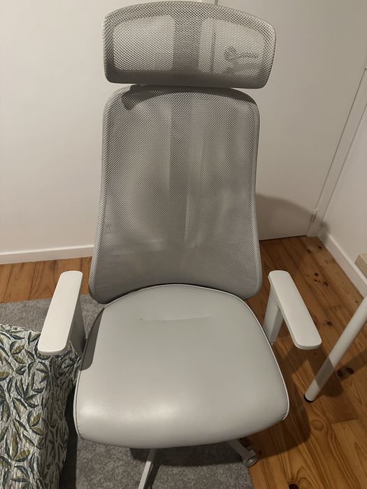 Almost Brand-New Chair64584988221569123