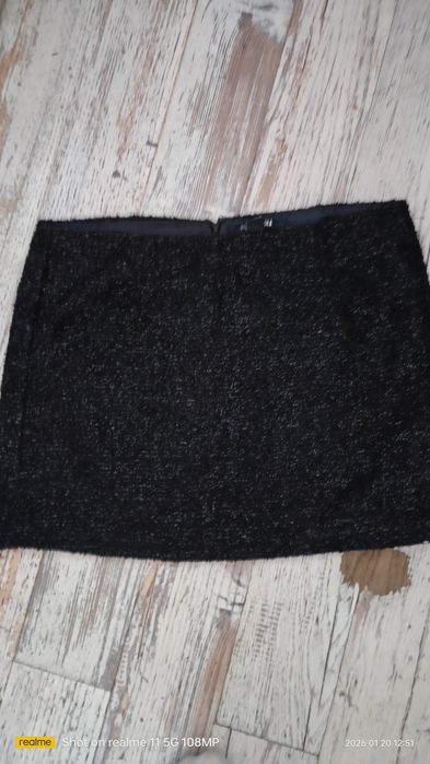 Spódniczka z srebrna nitka.