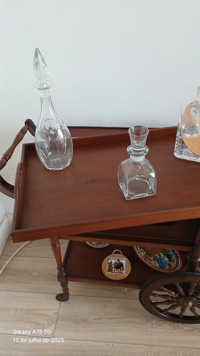 Carrinho de Chá em madeira com 2 tabuleiros