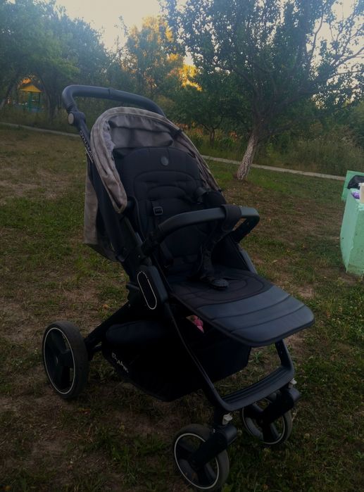 Прогулянкова коляска