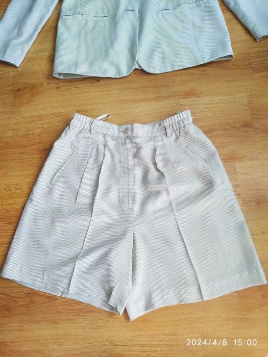 Komplet beżowy szorty + marynarka 40 L