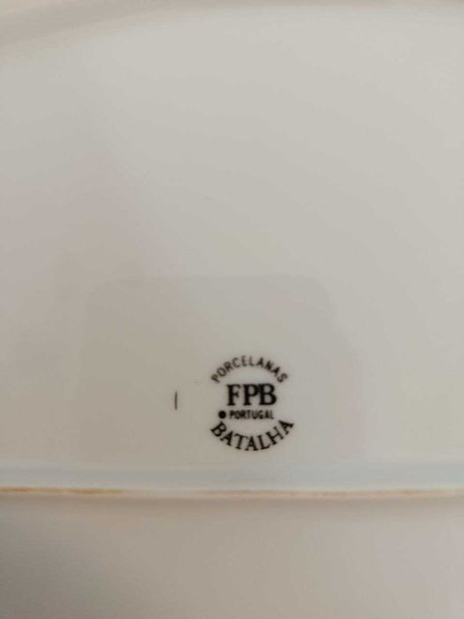 Conjunto de Servir Porcelana FPB Batalha (4 Travessas + 2 Pequenas + Molheira)