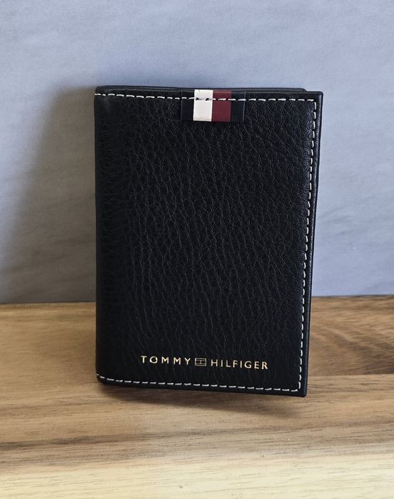 Oryginalny portfel męski ze skóry Tommy Hilfiger