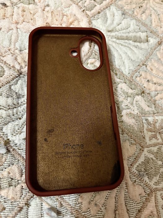 Силиконовый чехол на IPhone 16