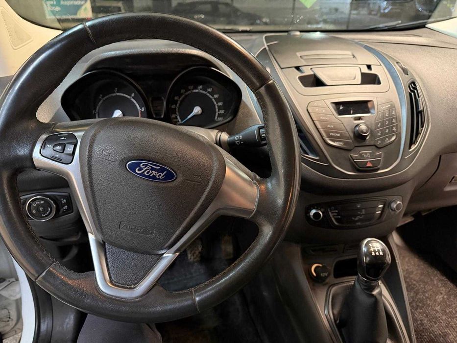 Ford Transit courier