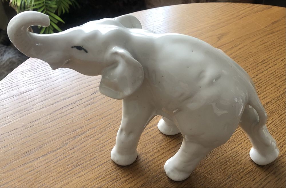 Słoń stary porcelanowy PRL