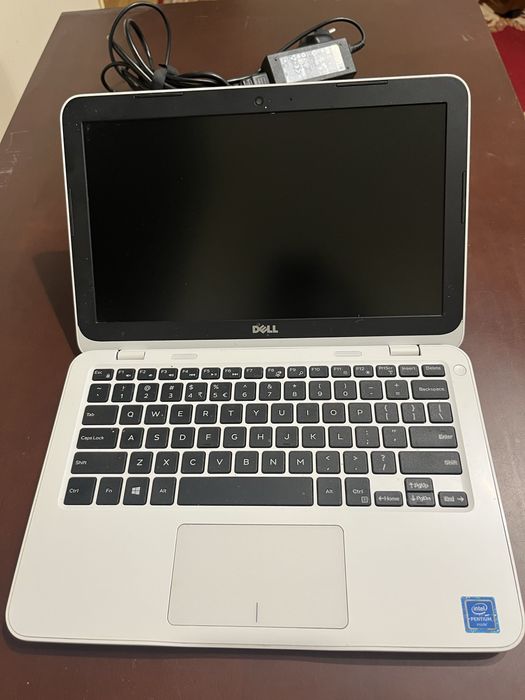 Laptop Dell Inspiron P24T P24T001