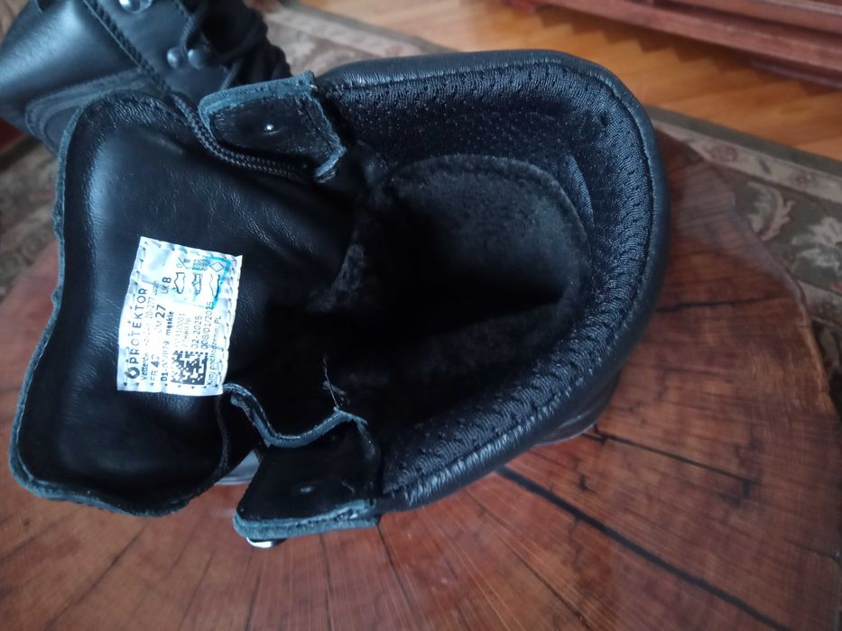 Buty zimowe firmy Protektor