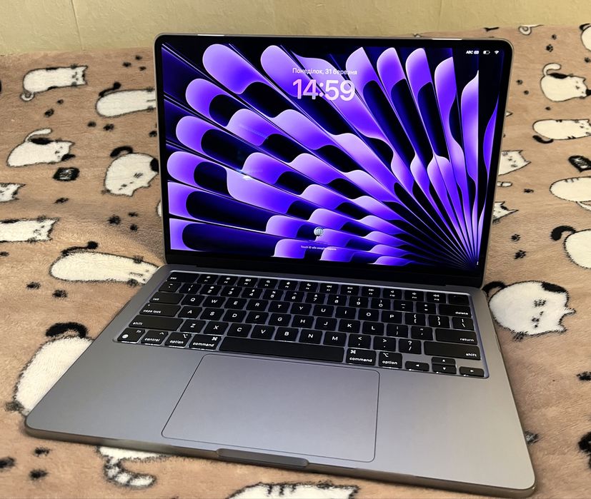 MacBook Air M3, 13.6” 2024р. Space gray, 256 gb. Стан ідеальний