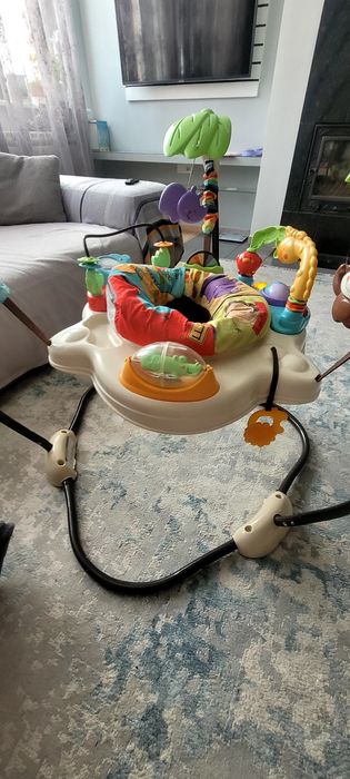 Розважальний центр - стрибуни Fisher Price