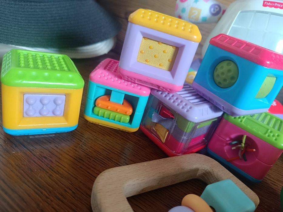 Zabawki Fisher Price i Dumel