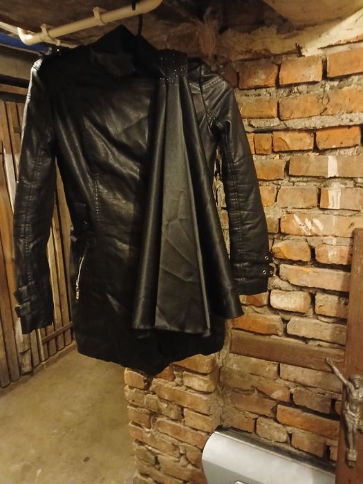 7 ubran 3 kurtki 2 nowe bluza i dwie sukienki na sylwestra