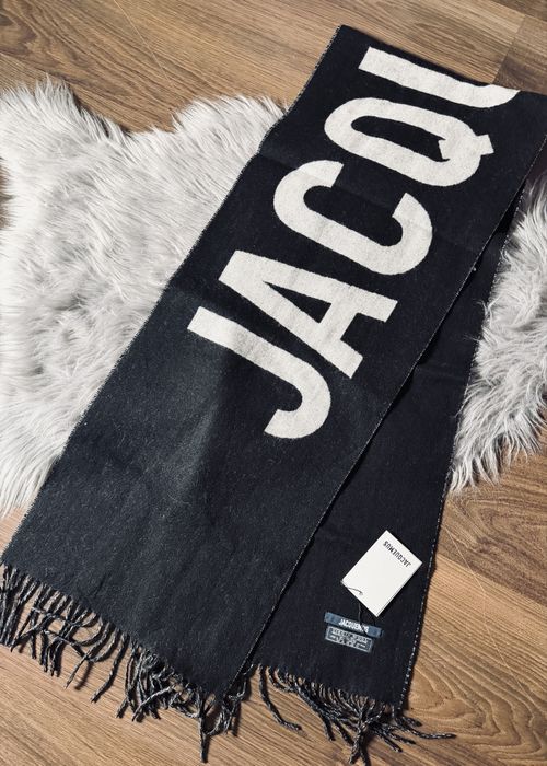 Szalik Jacquemus czarny | 100% wełna | jasne logo | NOWY z metką