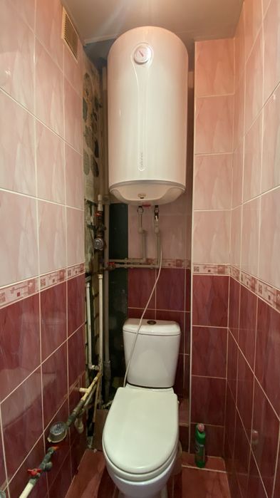 Продам 3 кімнатну квартиру( початок пр-т Миру )