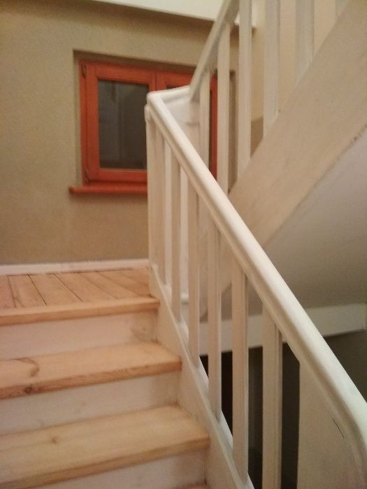 Renowacja drzwi, ościeżnic, mebli, schodów i innych elementów z drewna