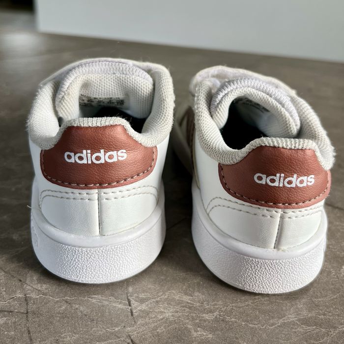 Дитячі кросівки Adidas Grand Court EF0116
