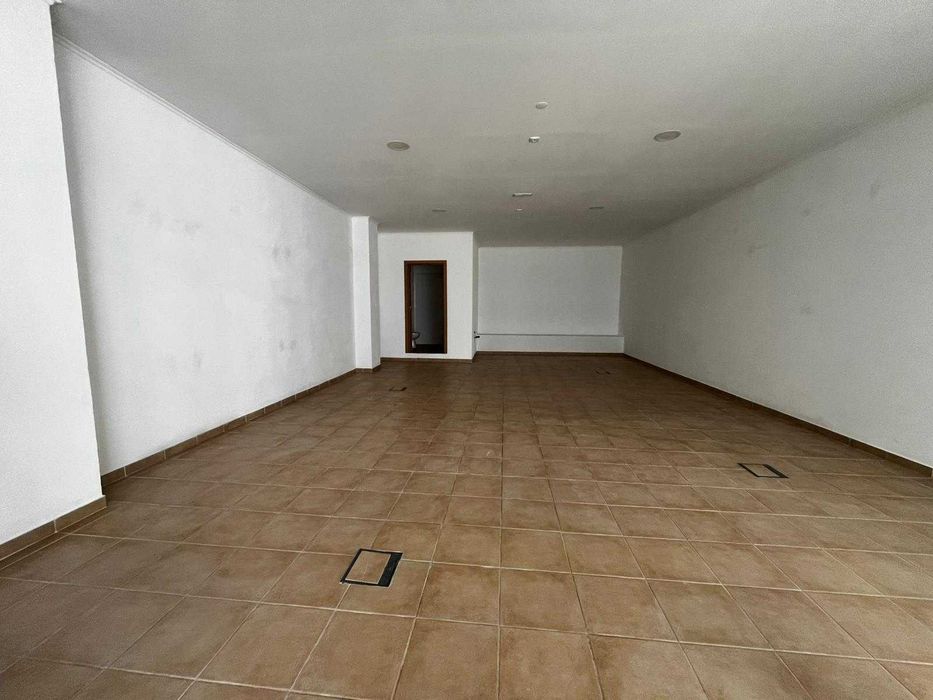 Arrendamento loja Carregado