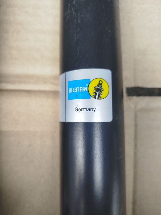 Задній амортизатор на passat b8