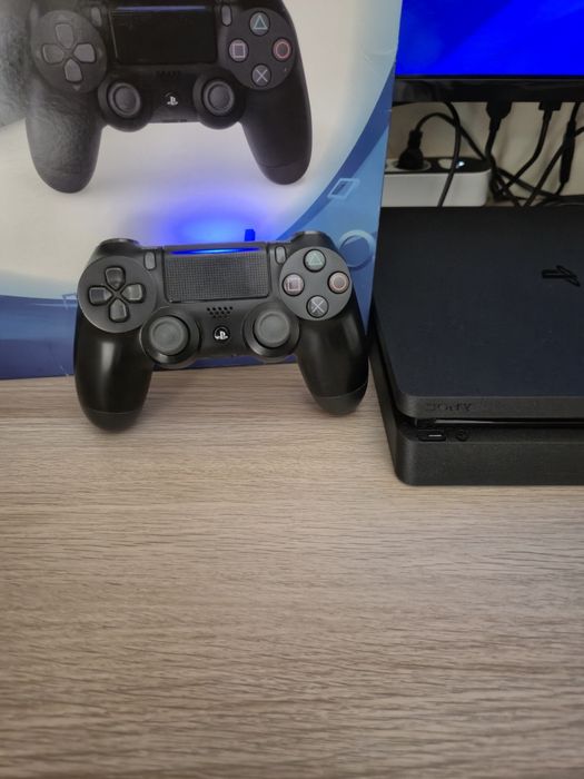 Playstation 4 Slim 500GB com caixa excelente estado