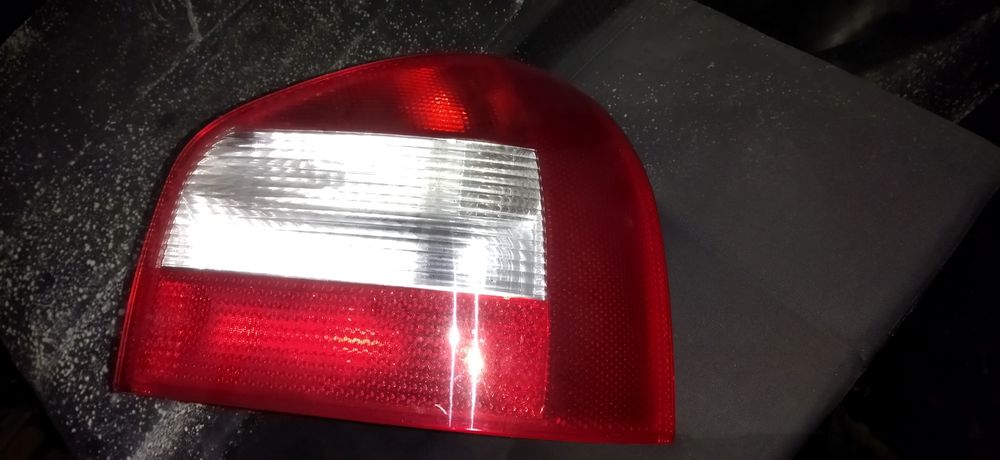farolim trás Audi A3 8L