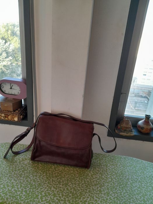 Vendo Mala de Senhora muito bonita como nova